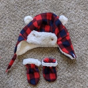Baby hat and mittens